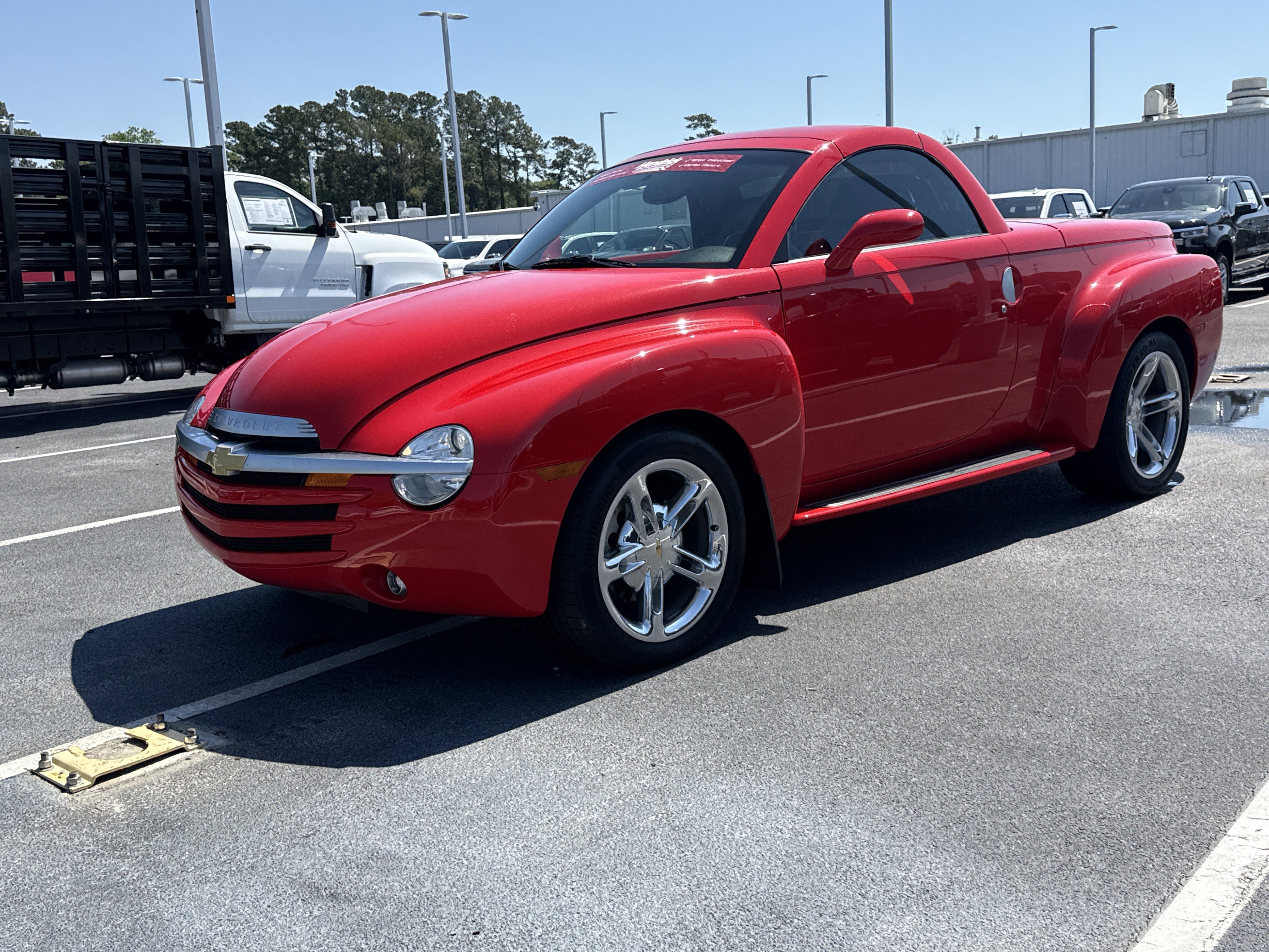 Used 2005 Chevrolet SSR w/ Preferred Equipment Group RWD image 15
