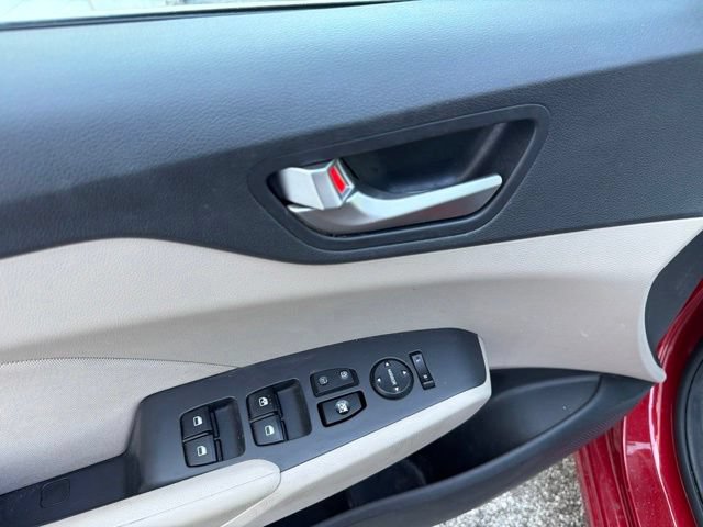 Used 2022 Hyundai Accent SEL FWD image 18