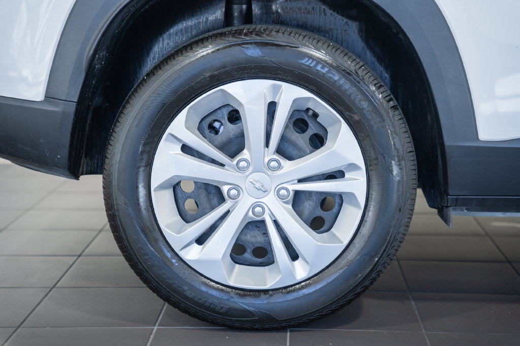 Used 2025 Chevrolet Trax LS FWD image 15