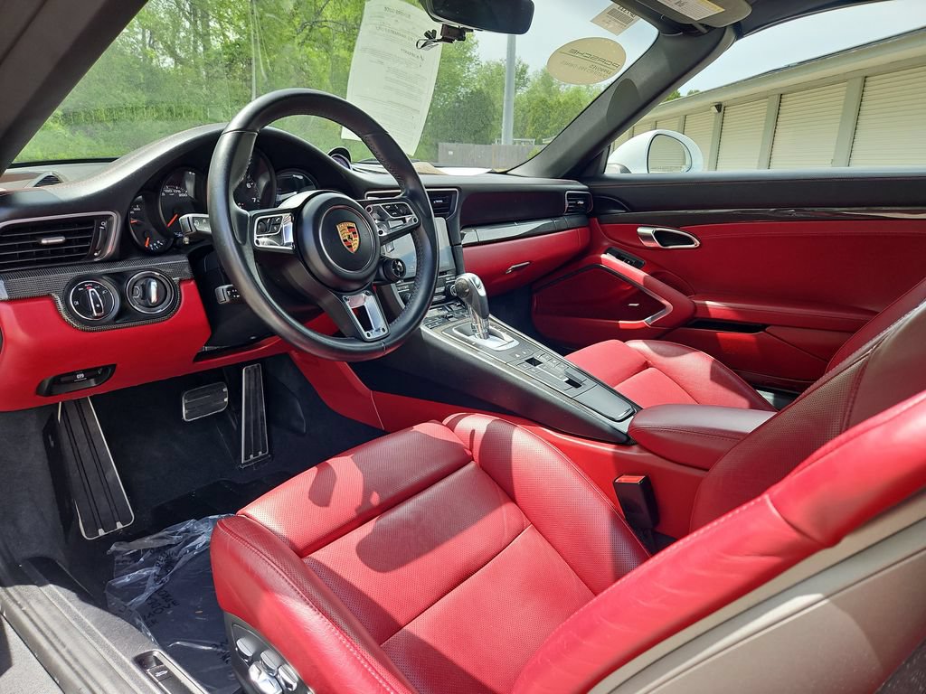 Certified 2019 Porsche 911 Targa 4 GTS AWD/4WD image 4