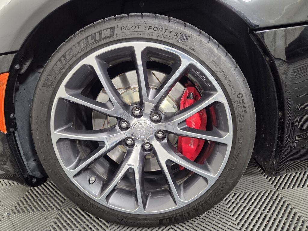 Used 2014 SRT Viper GTS w/ GTS Laguna Interior Package RWD image 9