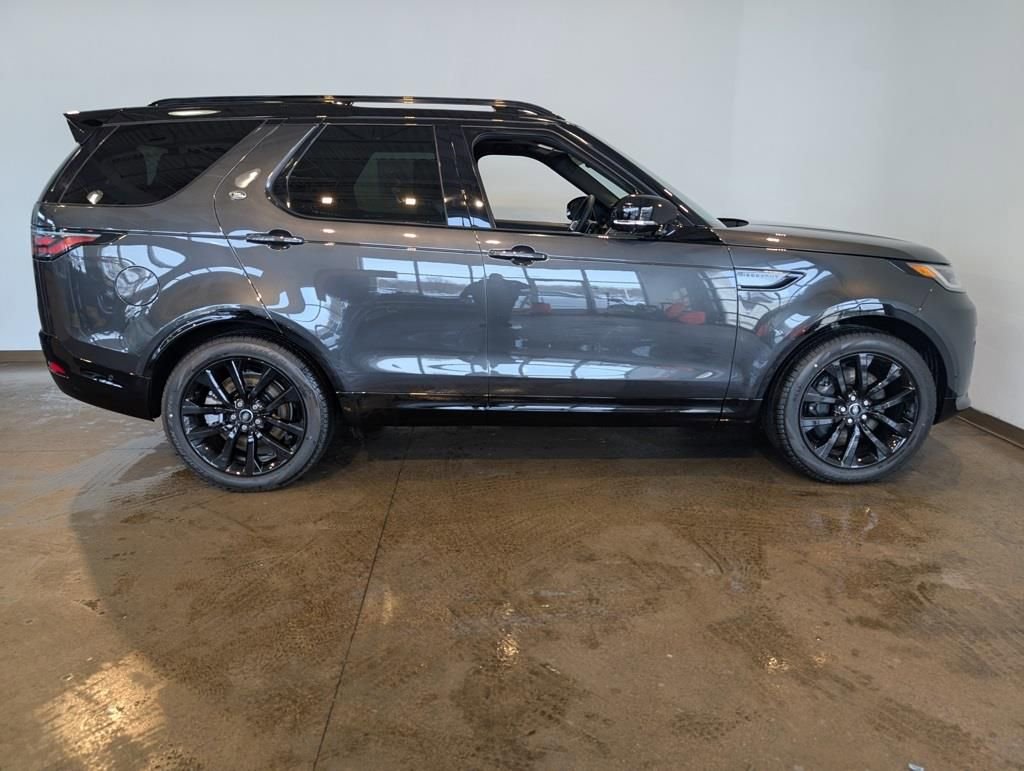 New 2026 Land Rover Discovery Limited Edition image 6