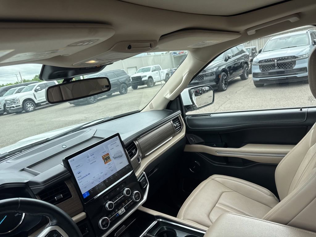 Used 2024 Ford Expedition Limited image 24