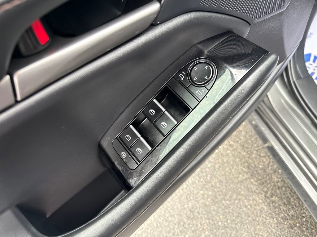 Used 2024 MAZDA MAZDA3 s image 24