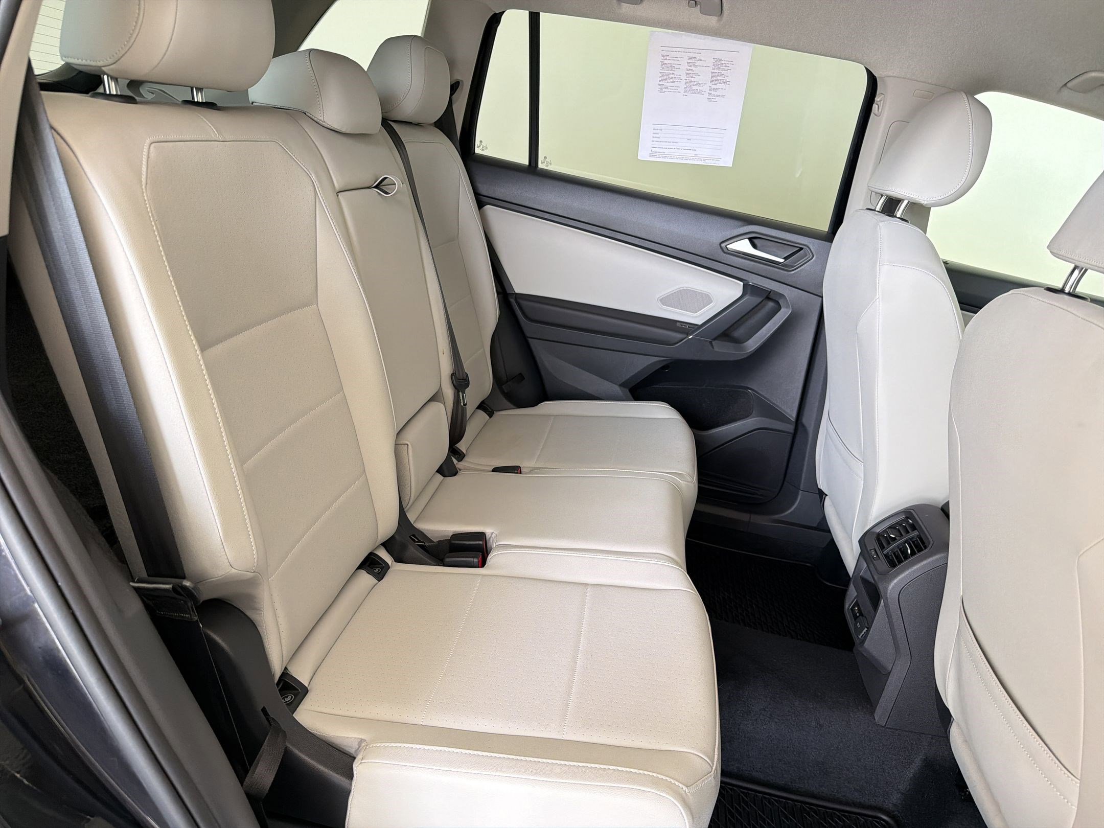Used 2020 Volkswagen Tiguan SE AWD/4WD image 28
