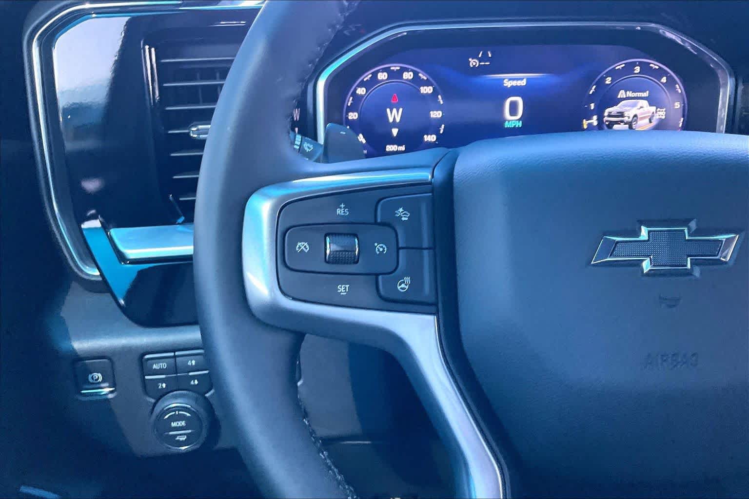 Used 2026 Chevrolet Silverado 1500 LT Trail Boss w/ LT Trail Boss Premium Package AWD/4WD image 24