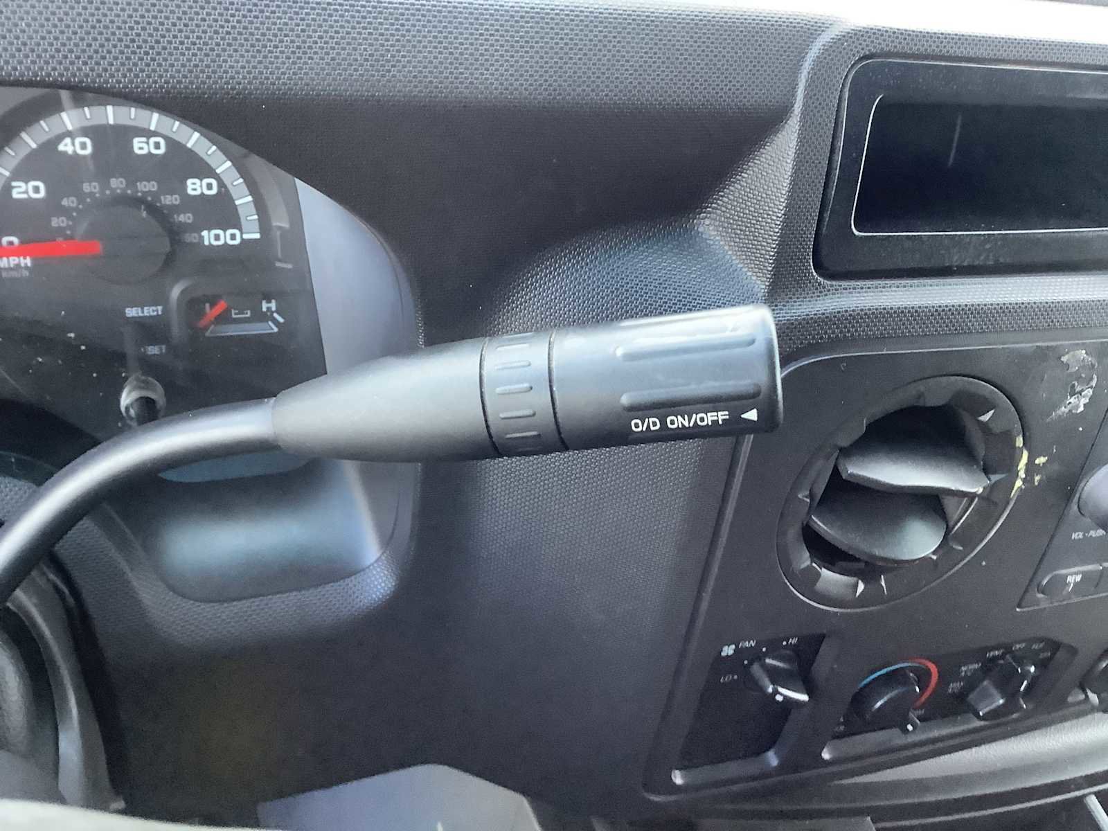 Used 2014 Ford E-250 and Econoline 250 image 17