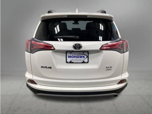 Used 2017 Toyota RAV4 XLE AWD/4WD image 4