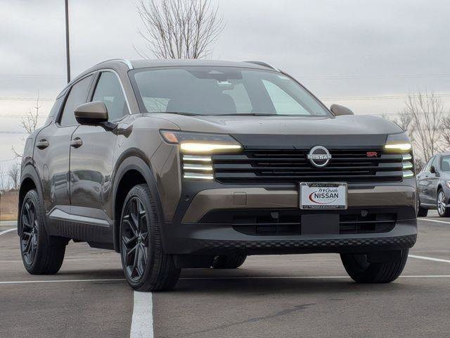 Used 2025 Nissan Kicks SR AWD/4WD image 3