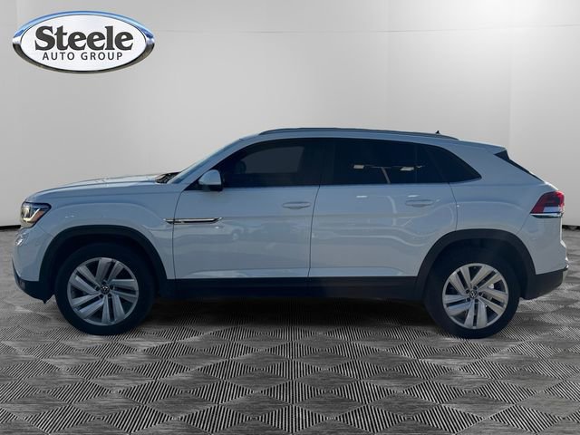 Used 2022 Volkswagen Atlas Cross Sport SE image 2