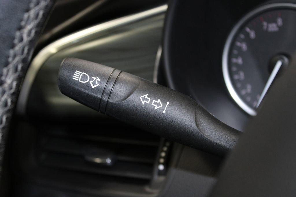 Used 2020 Buick Envision Premium w/ Driver Confidence Package image 36