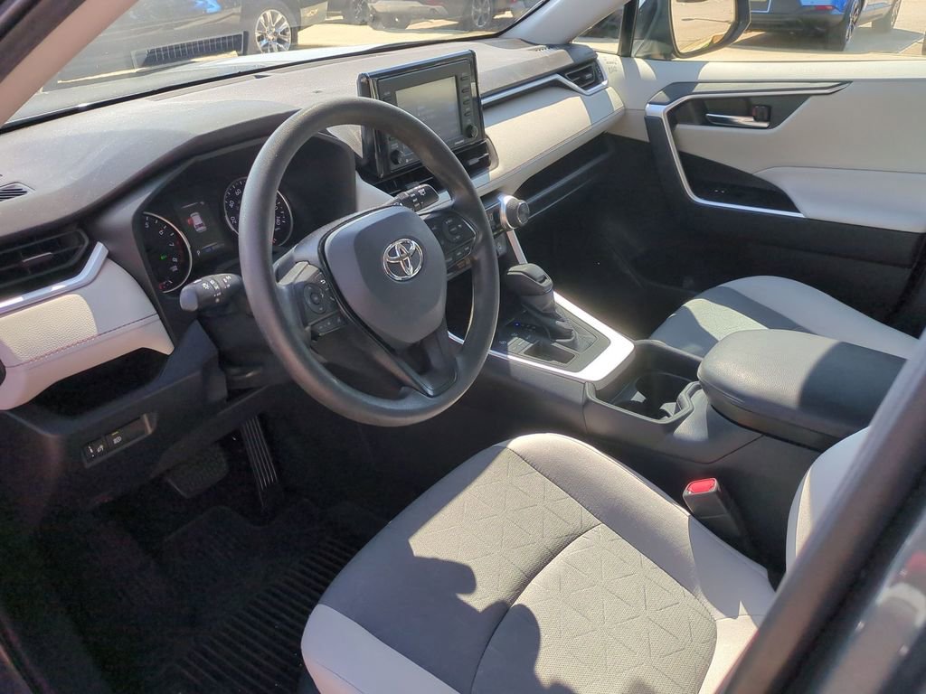 Used 2021 Toyota RAV4 XLE image 11
