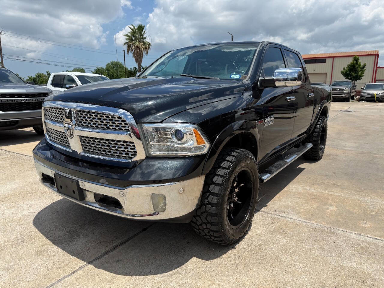 Used 2016 RAM 1500 Laramie w/ Convenience Group AWD/4WD image 1