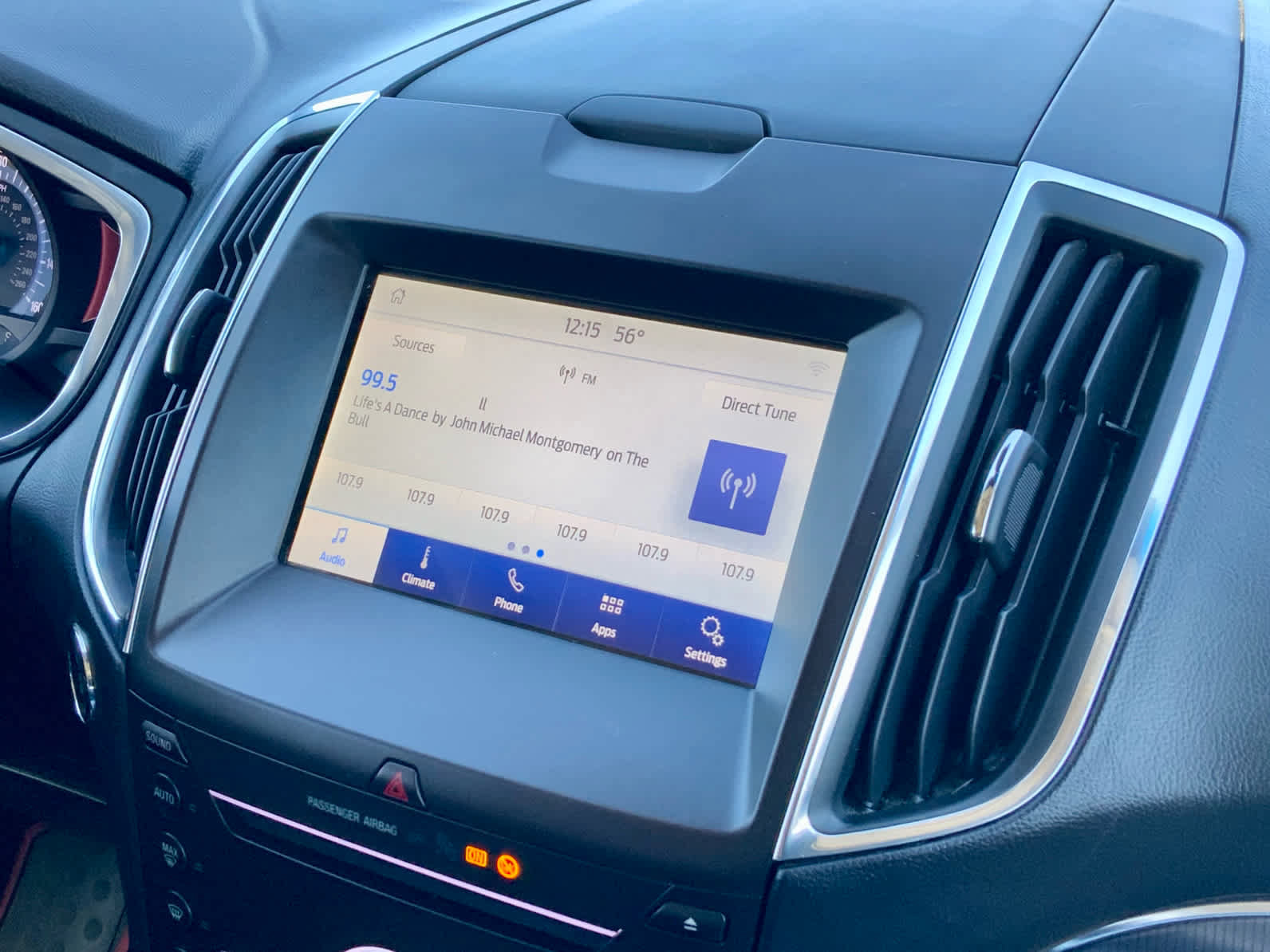 Used 2019 Ford Edge Titanium FWD image 39