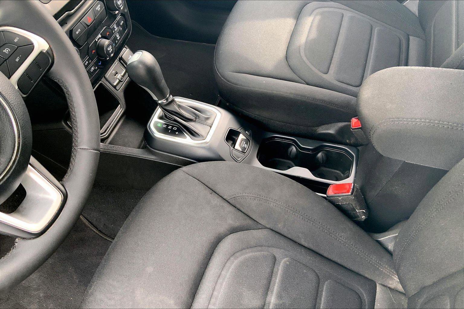 Used 2020 Jeep Renegade Latitude image 16