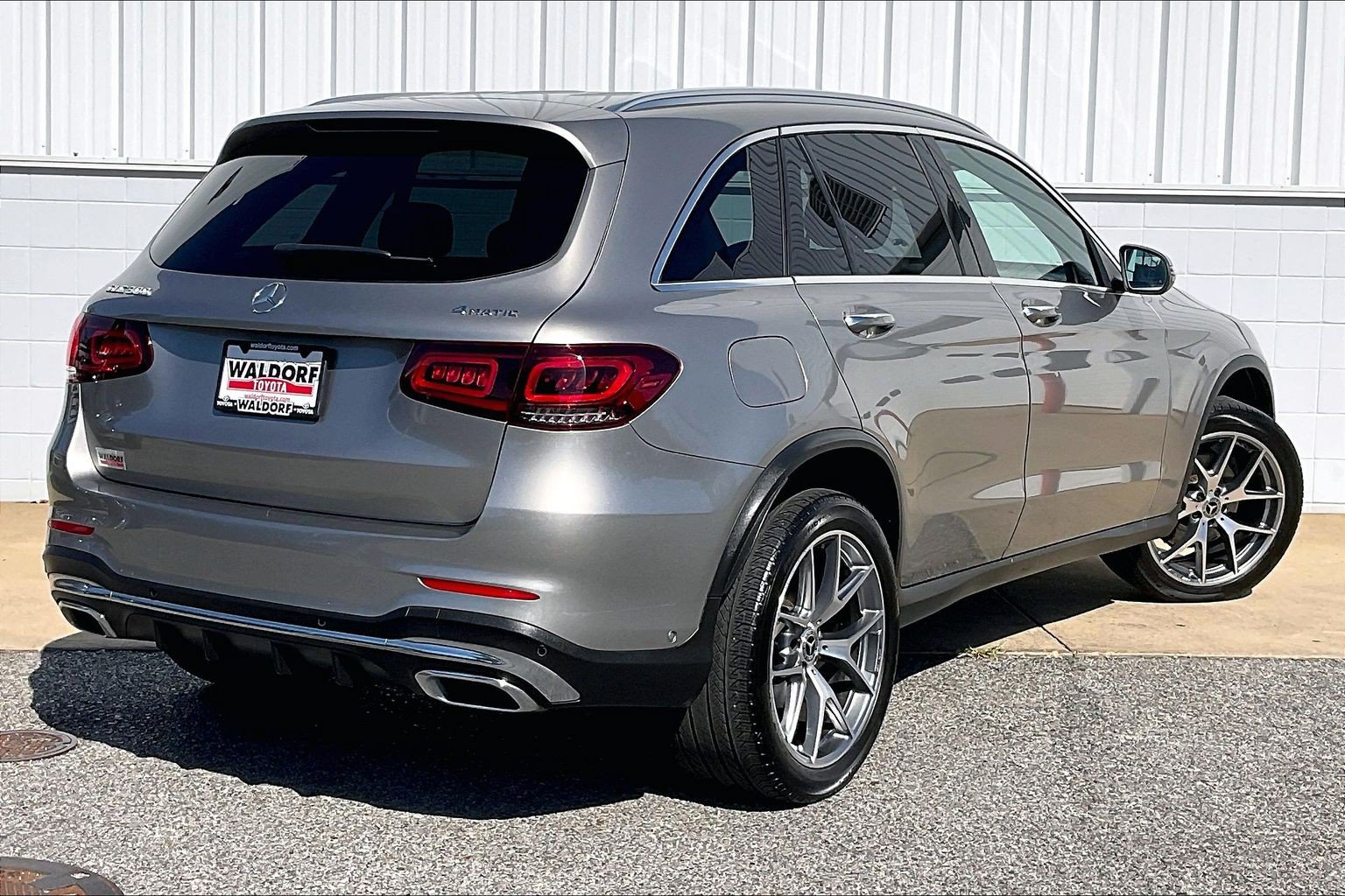Used 2021 Mercedes-Benz GLC 300 4MATIC image 17