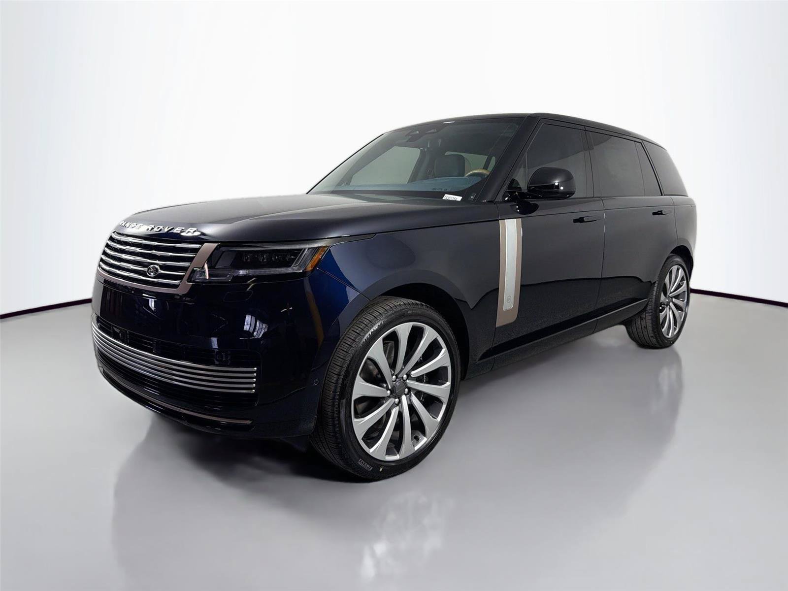 New 2026 Land Rover Range Rover SV AWD/4WD image 1