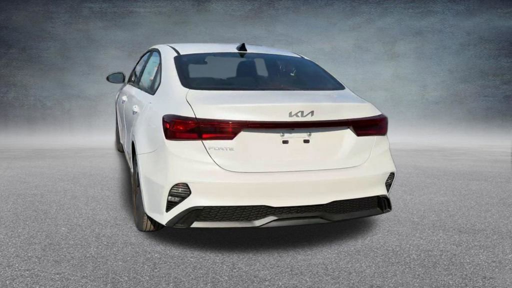 Used 2024 Kia Forte LXS w/ LXS Technology Package FWD image 18