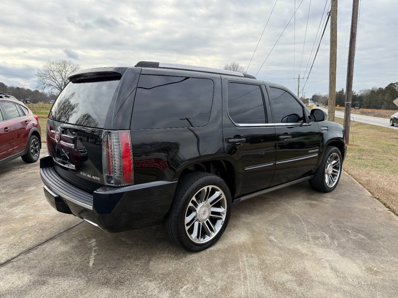 Used 2013 Cadillac Escalade Premium AWD/4WD image 4
