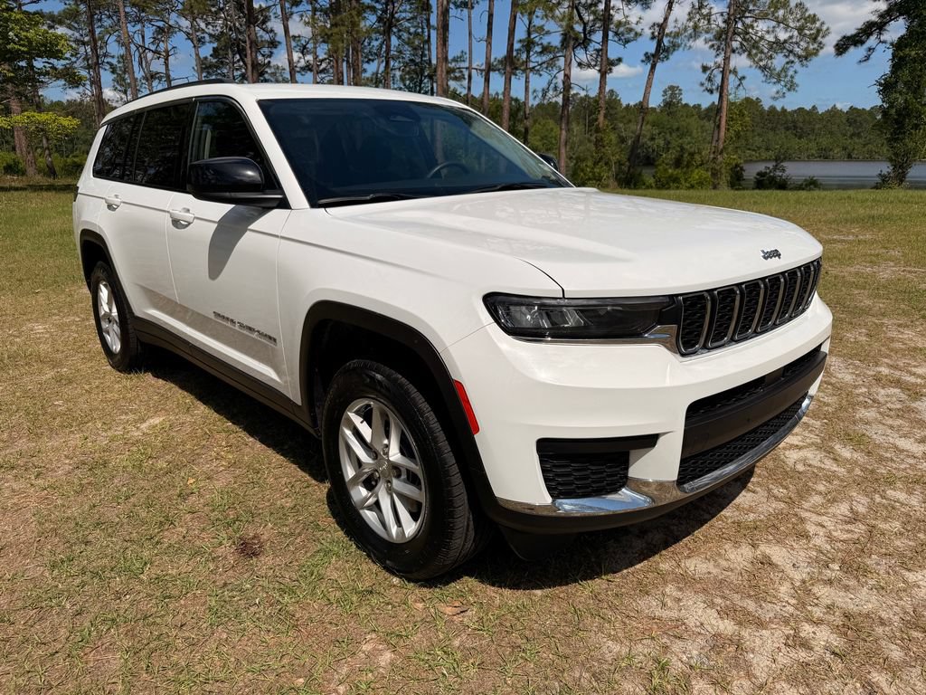 Used 2023 Jeep Grand Cherokee L Laredo AWD/4WD image 7