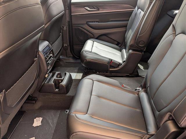 New 2025 Jeep Grand Cherokee L Limited w/ Black Appearance Package image 16