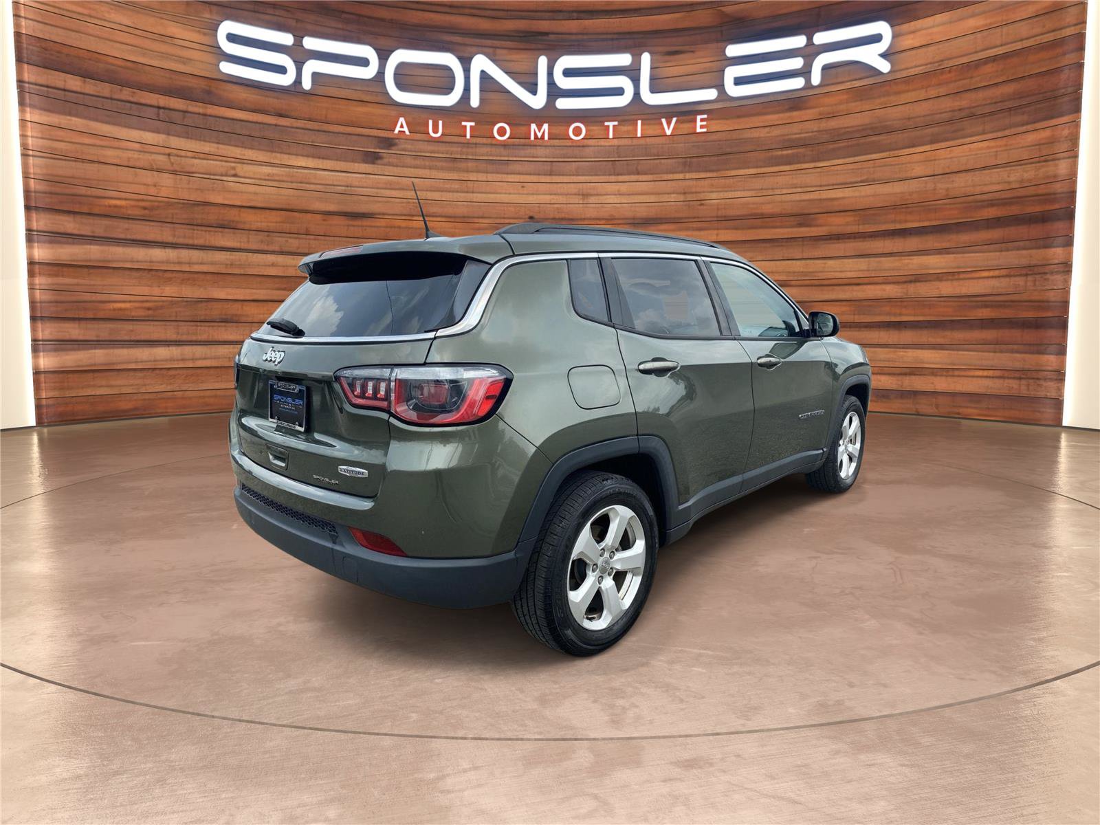 Used 2018 Jeep Compass Latitude w/ Popular Equipment Group FWD image 7
