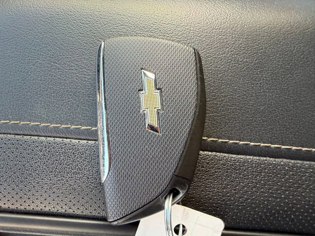 Used 2024 Chevrolet Suburban Premier image 33