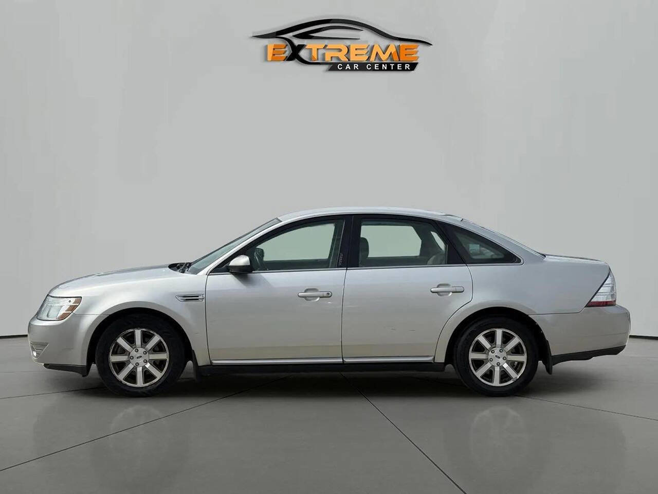 Used 2008 Ford Taurus SEL image 3