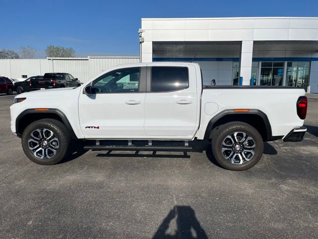 Used 2024 GMC Canyon AT4 AWD/4WD image 2