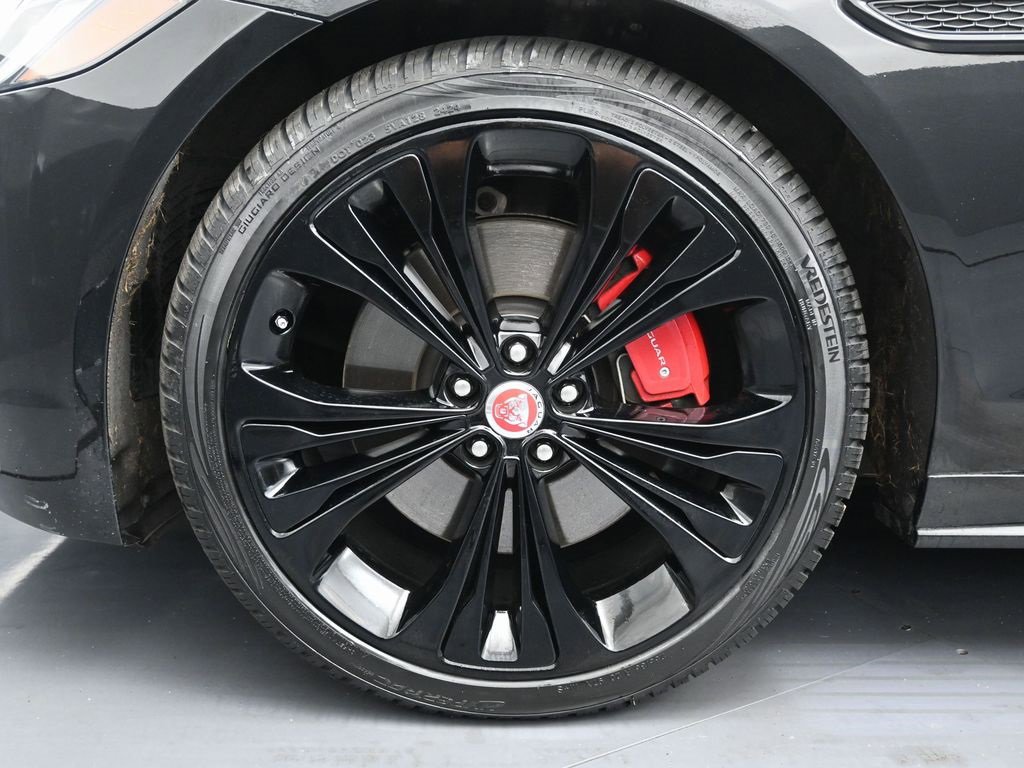 Used 2022 Jaguar XF R-Dynamic SE image 10
