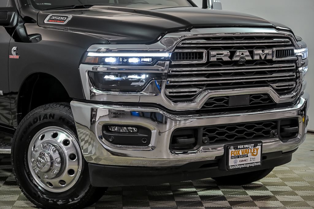 Used 2025 RAM 3500 Laramie AWD/4WD image 2