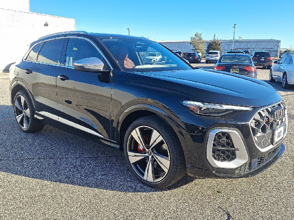 Used 2025 Audi SQ5 Premium Plus AWD/4WD image 2