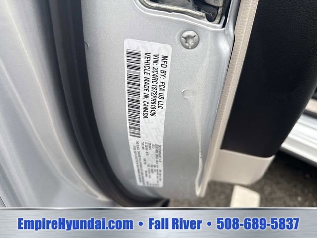 Used 2023 Chrysler Pacifica Limited FWD image 21