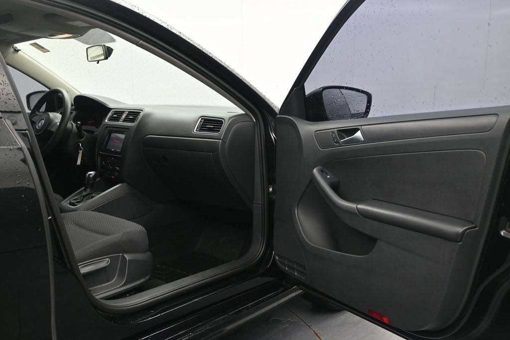 Used 2013 Volkswagen Jetta S FWD image 17