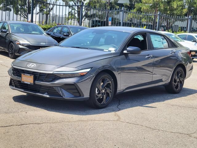 New 2026 Hyundai Elantra Sport FWD image 2