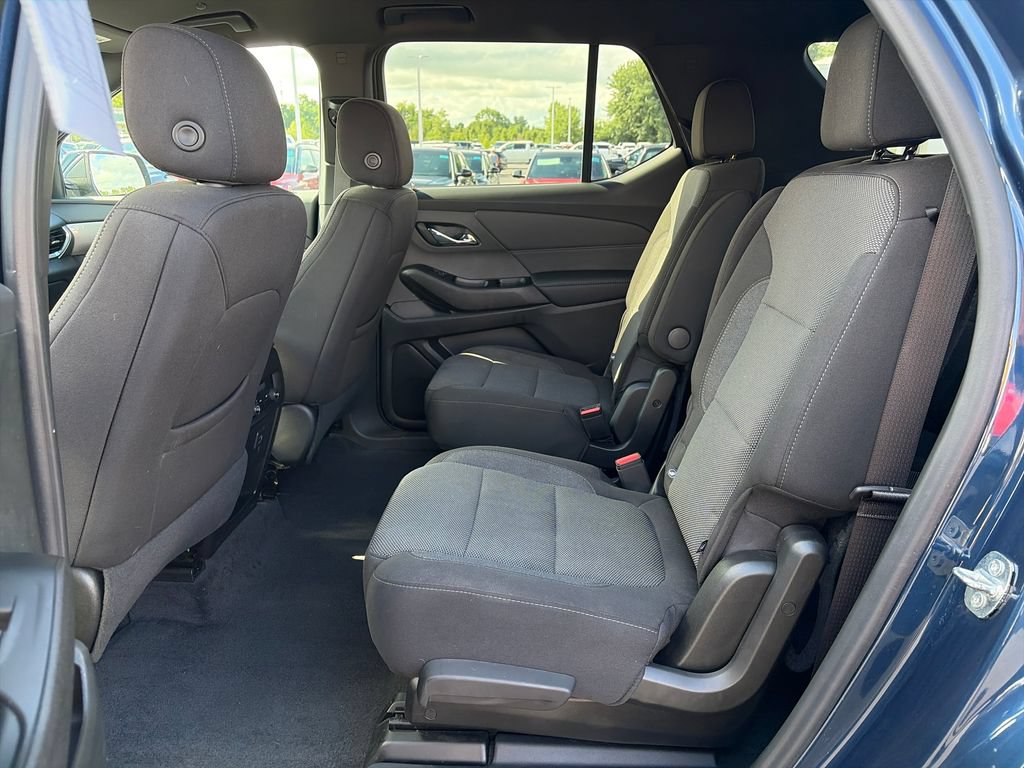 Used 2023 Chevrolet Traverse LT AWD/4WD image 27