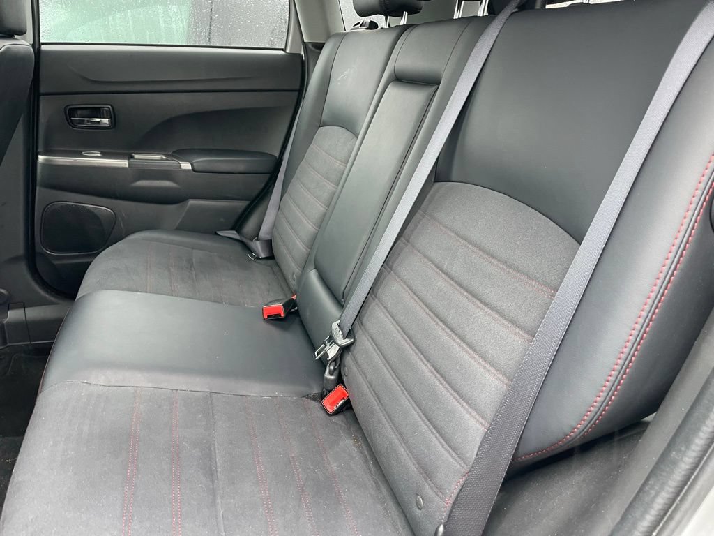 Used 2025 Mitsubishi Outlander Sport SE AWD/4WD image 7