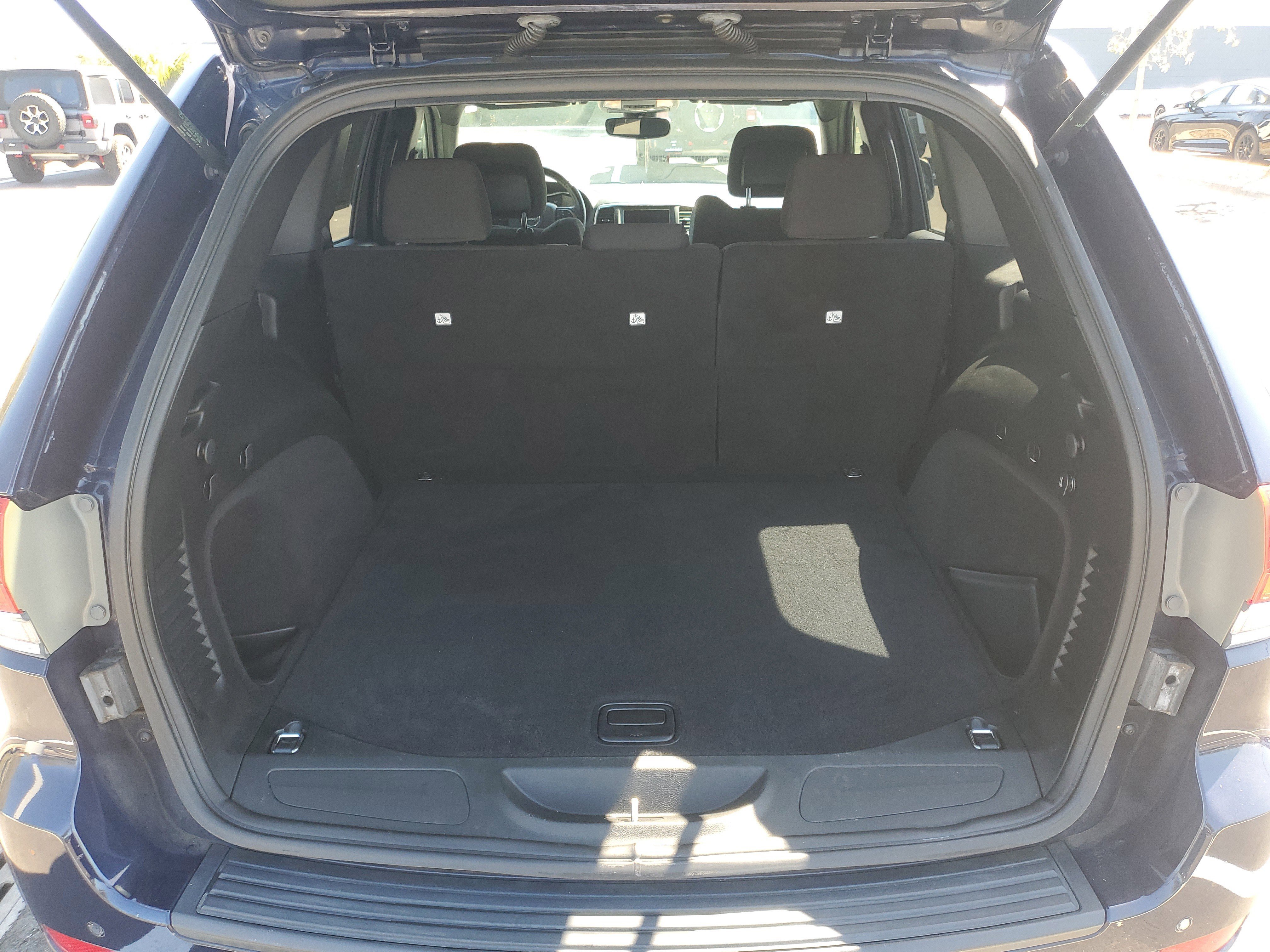 Used 2018 Jeep Grand Cherokee Laredo image 12