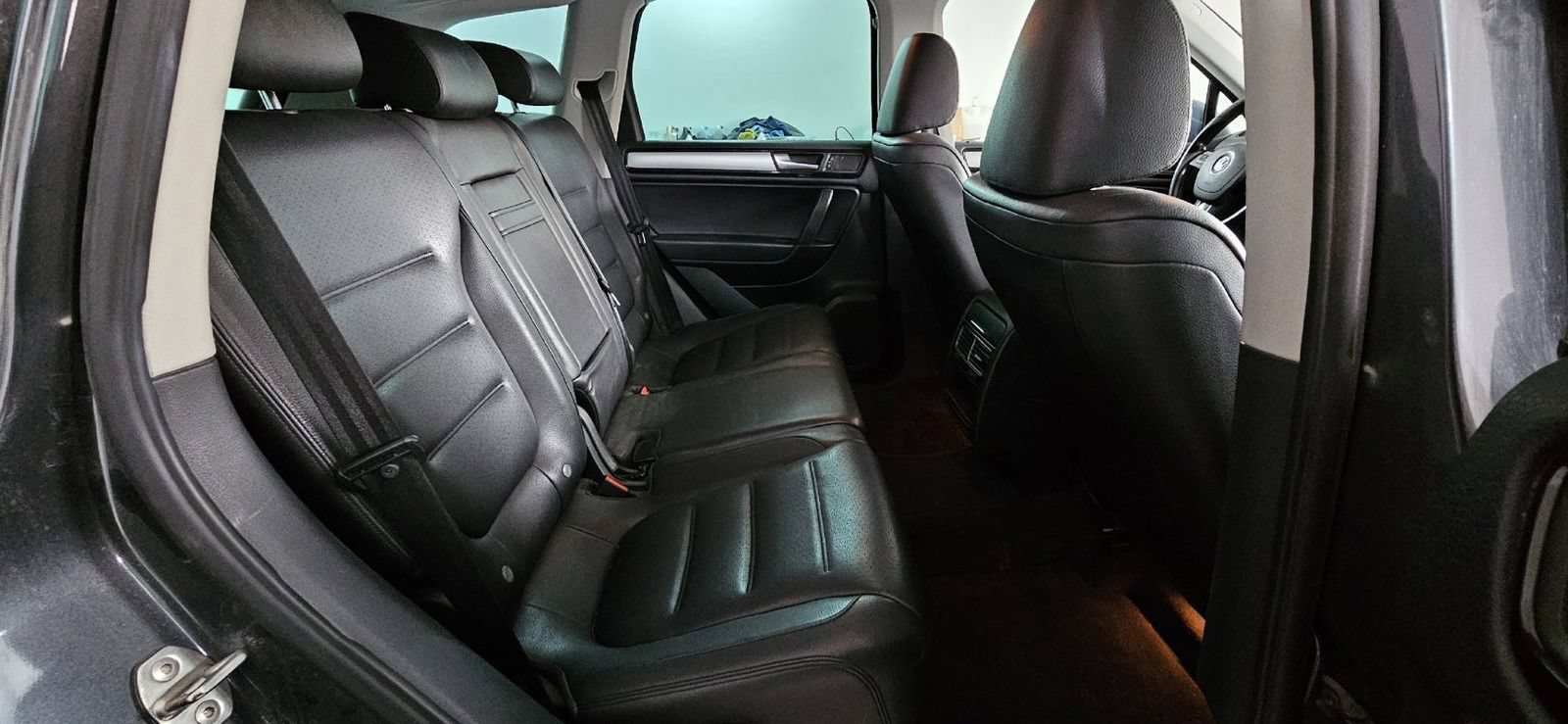 Used 2011 Volkswagen Touareg Sport AWD/4WD image 17
