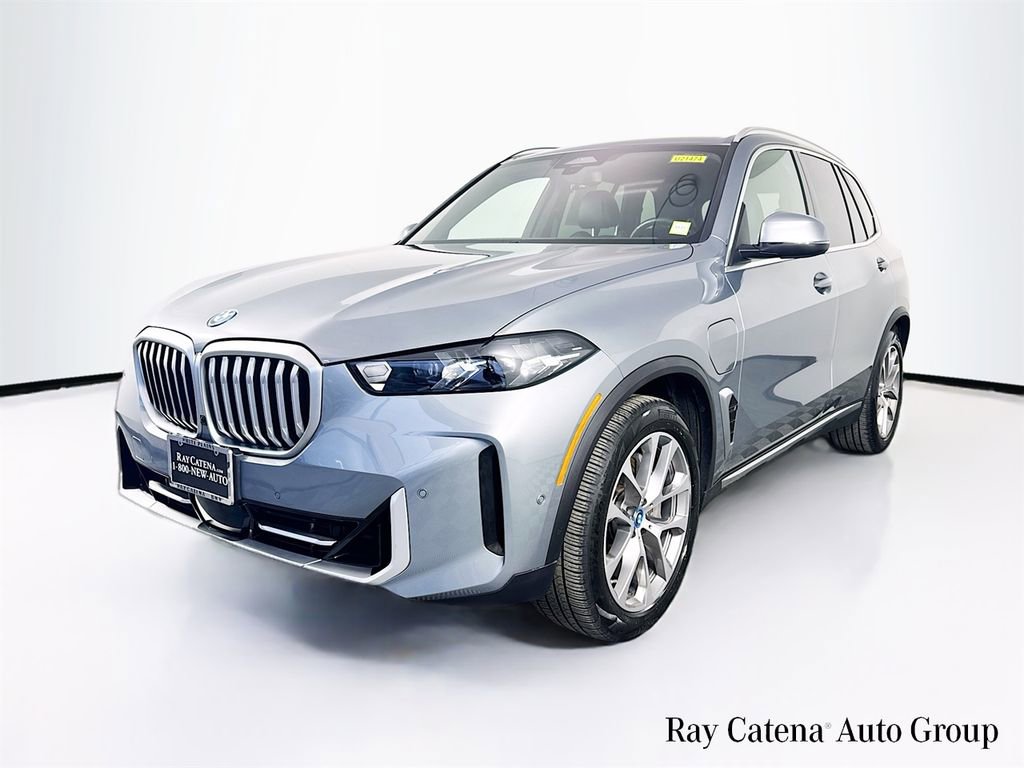 Used 2024 BMW X5 xDrive50e image 3