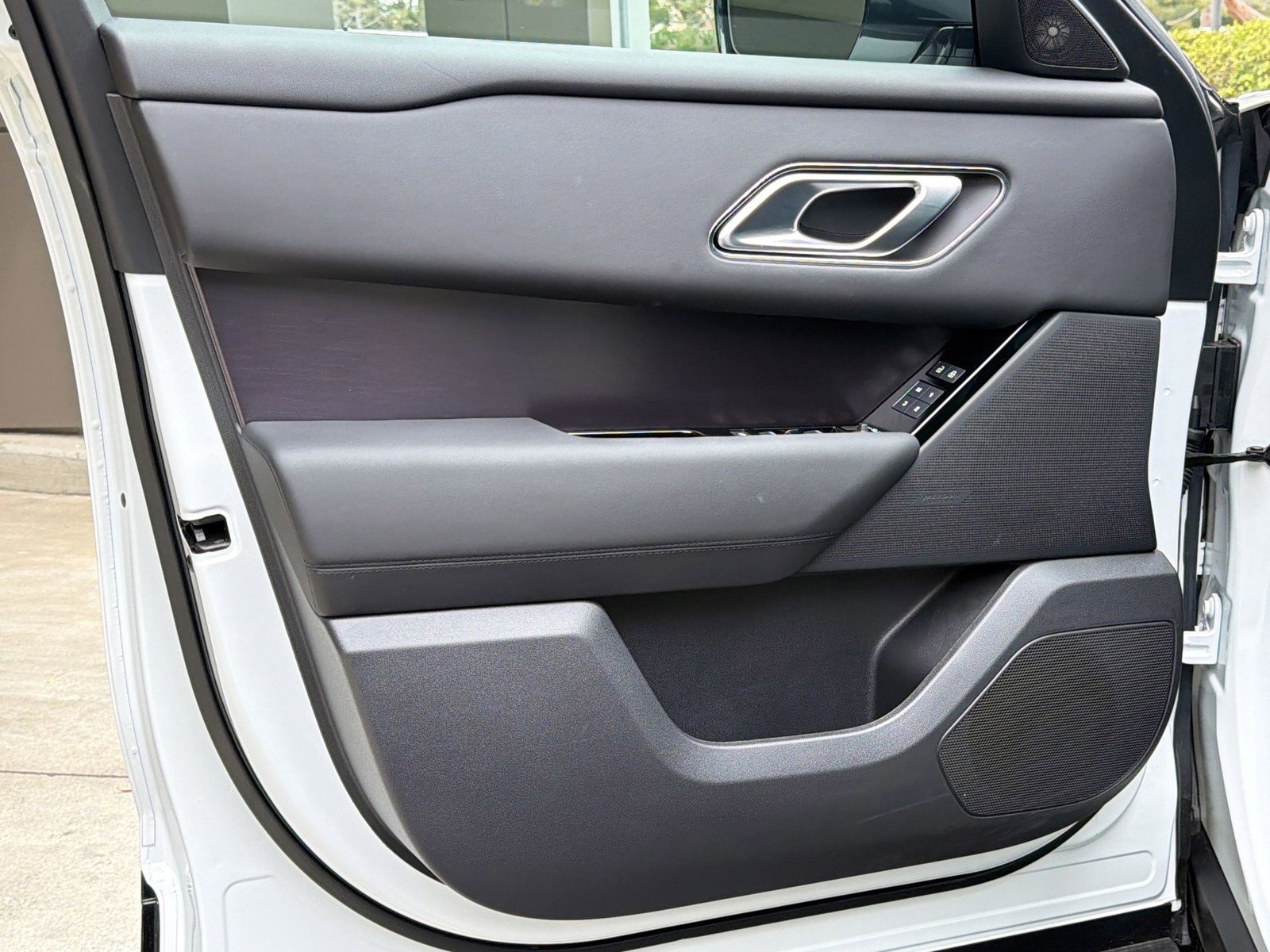 Used 2026 Land Rover Range Rover Velar Dynamic SE AWD/4WD image 13