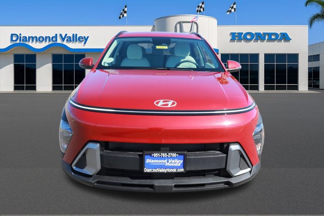 Used 2025 Hyundai Kona SEL image 2