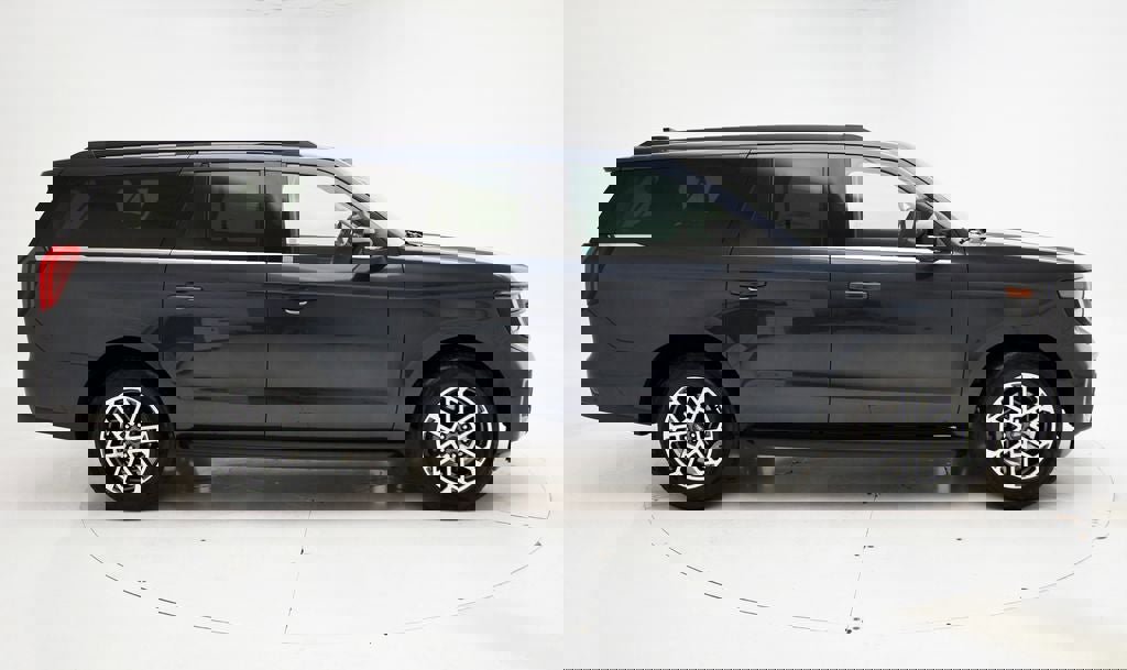 Used 2025 Ford Expedition Max Active image 3