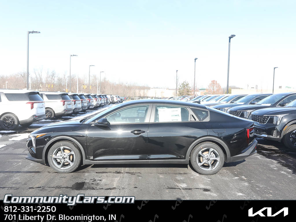 New 2025 Kia K4 LXS image 3