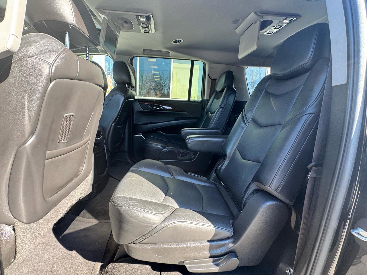 Used 2016 Cadillac Escalade ESV Luxury image 39