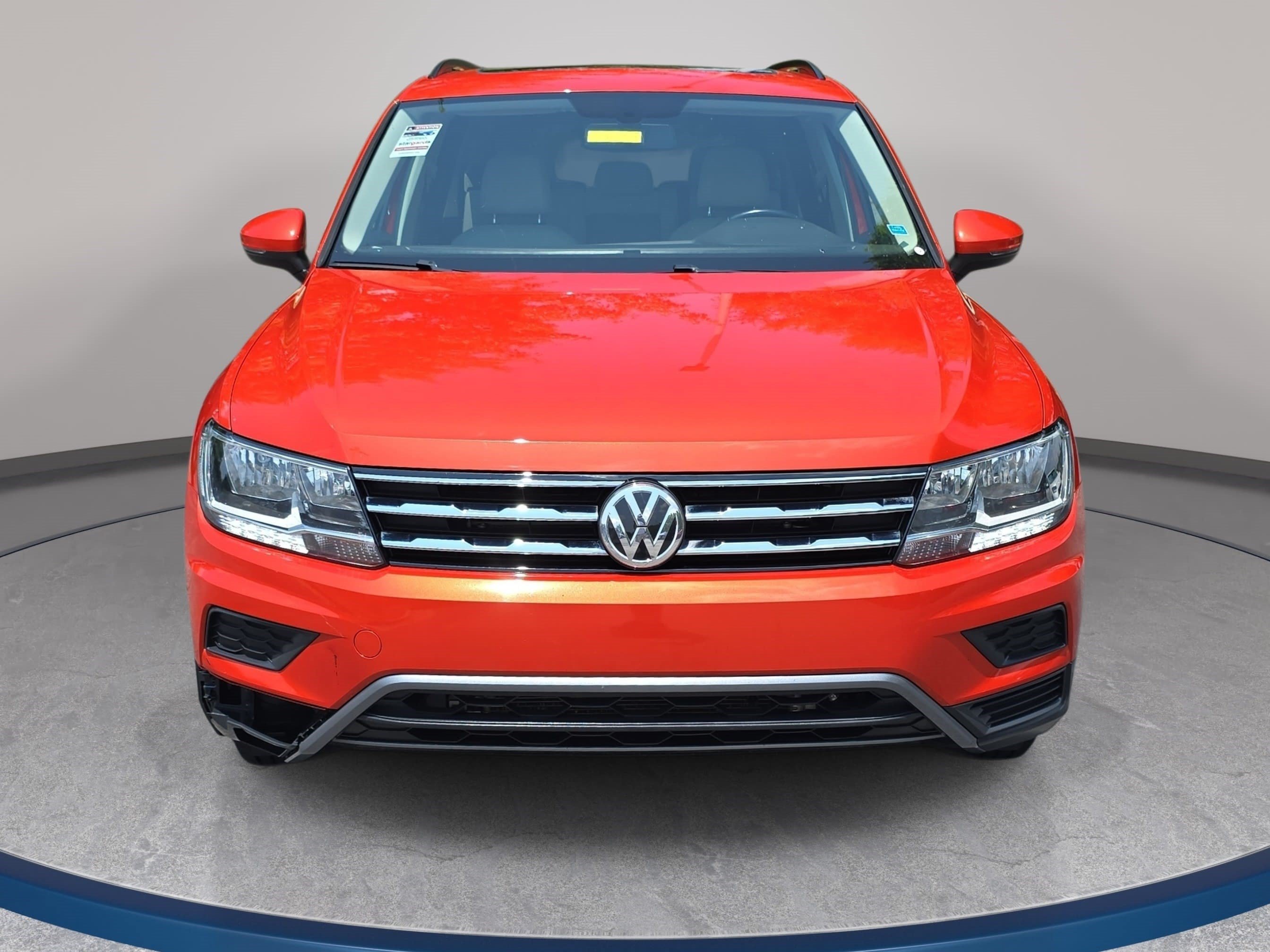 Used 2018 Volkswagen Tiguan SE w/ Panoramic Sunroof Package FWD video 2