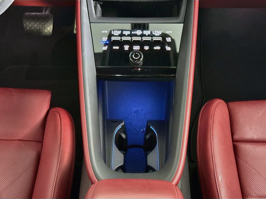 Certified 2025 Porsche Macan Electric RWD image 16