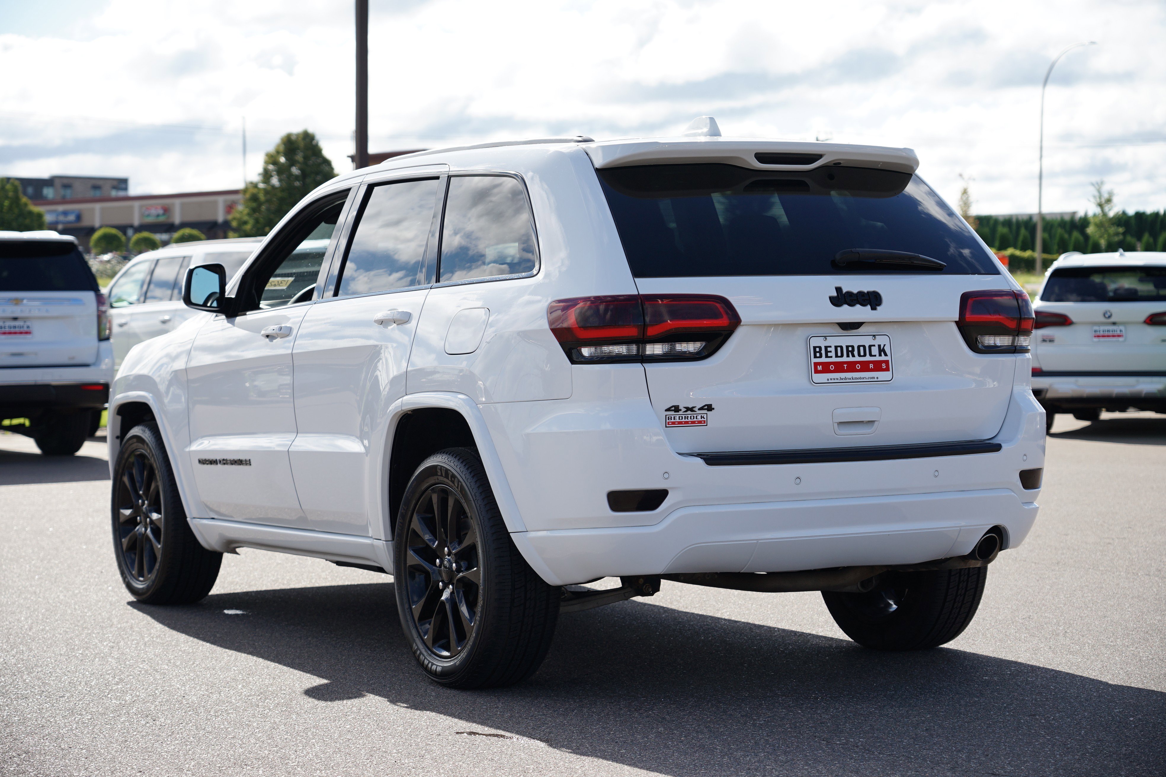 Used 2021 Jeep Grand Cherokee Laredo X image 5