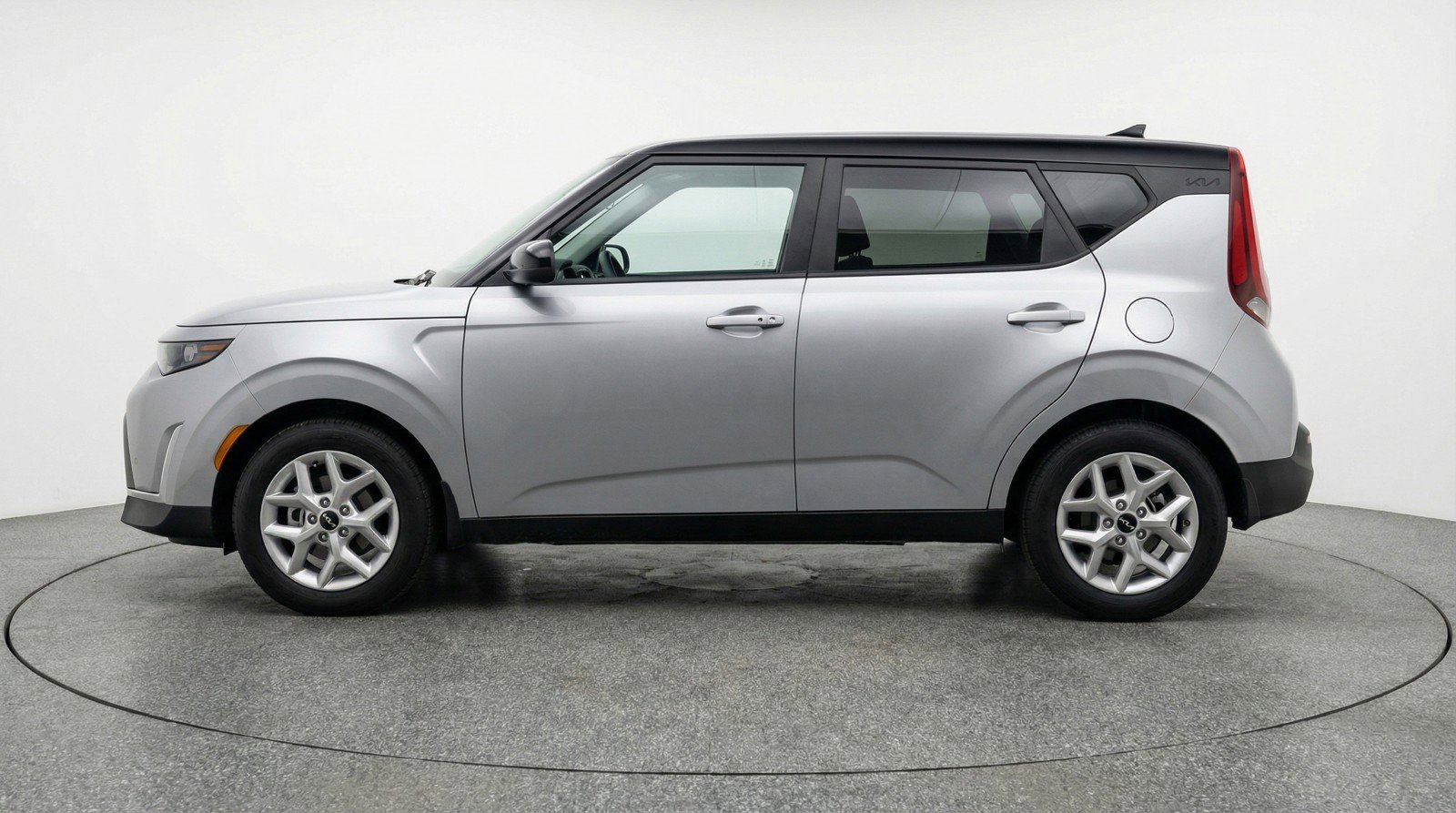 Used 2025 Kia Soul LX w/ LX Technology Package image 3