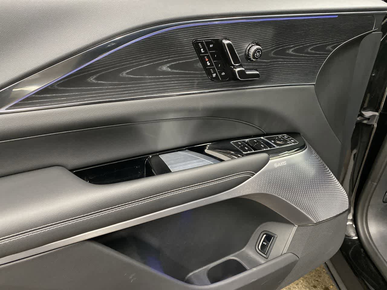 Used 2024 Cadillac Lyriq Luxury w/ LPO, Floor Liner Package AWD/4WD image 15